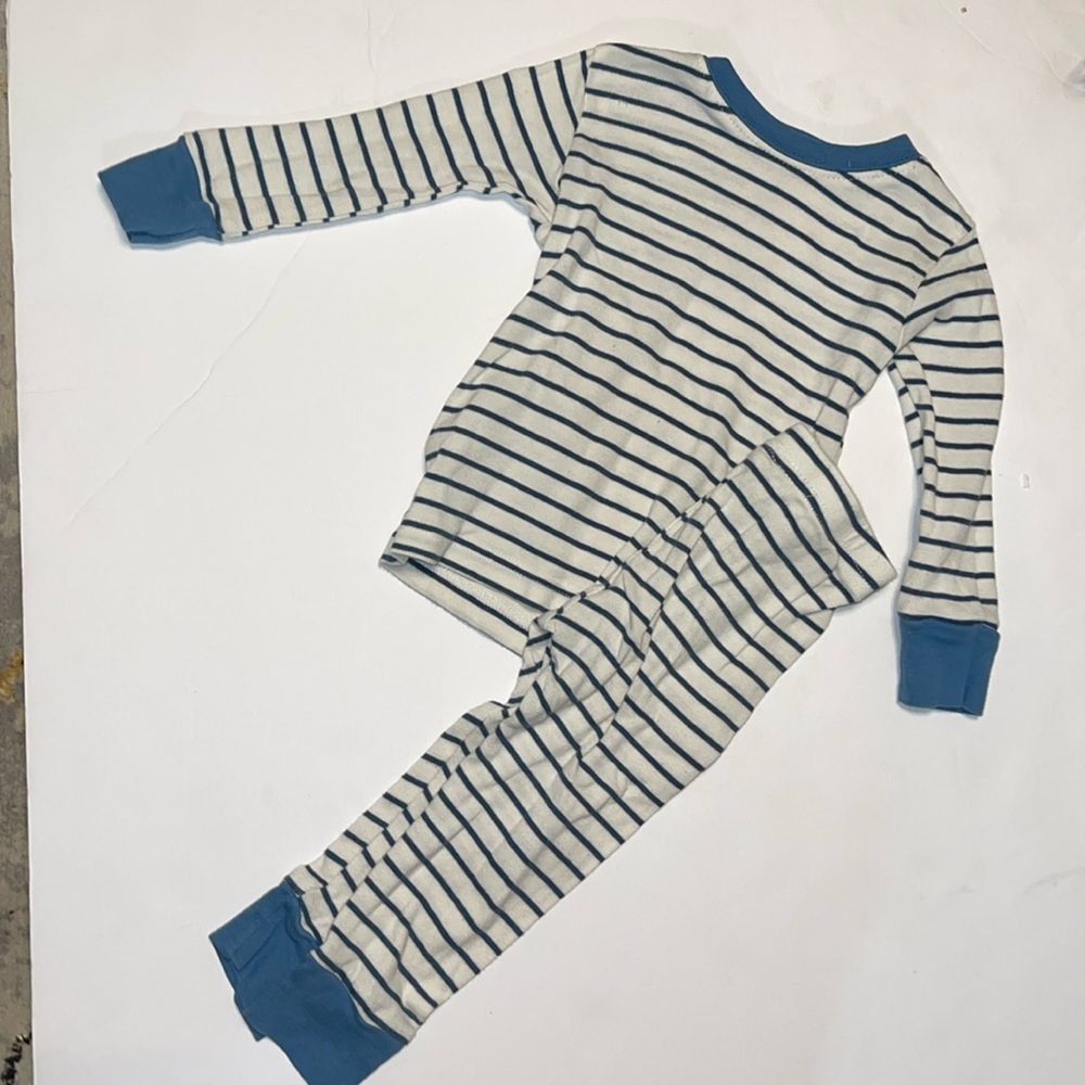 Carter’s long sleeve pajama set blue and cream stripe 12 months